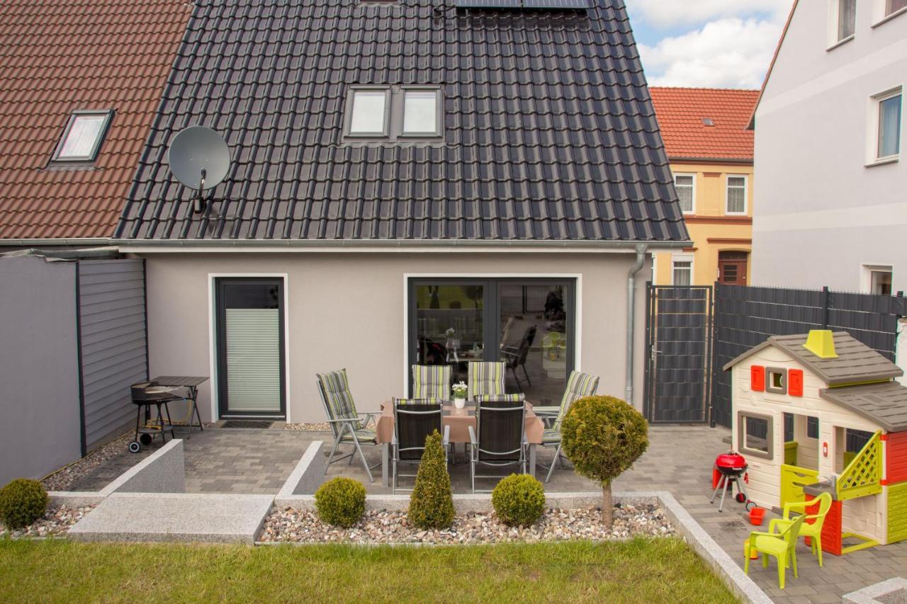 Familienfreundliches Ferienhaus In Kroepelin 外观 照片